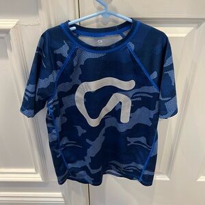 Gap fit size, large blue and navy blue and light gray camel performance T-shirt